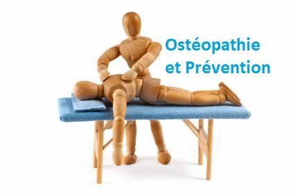 Ostéopathe physiothérapeute en conférence atelier