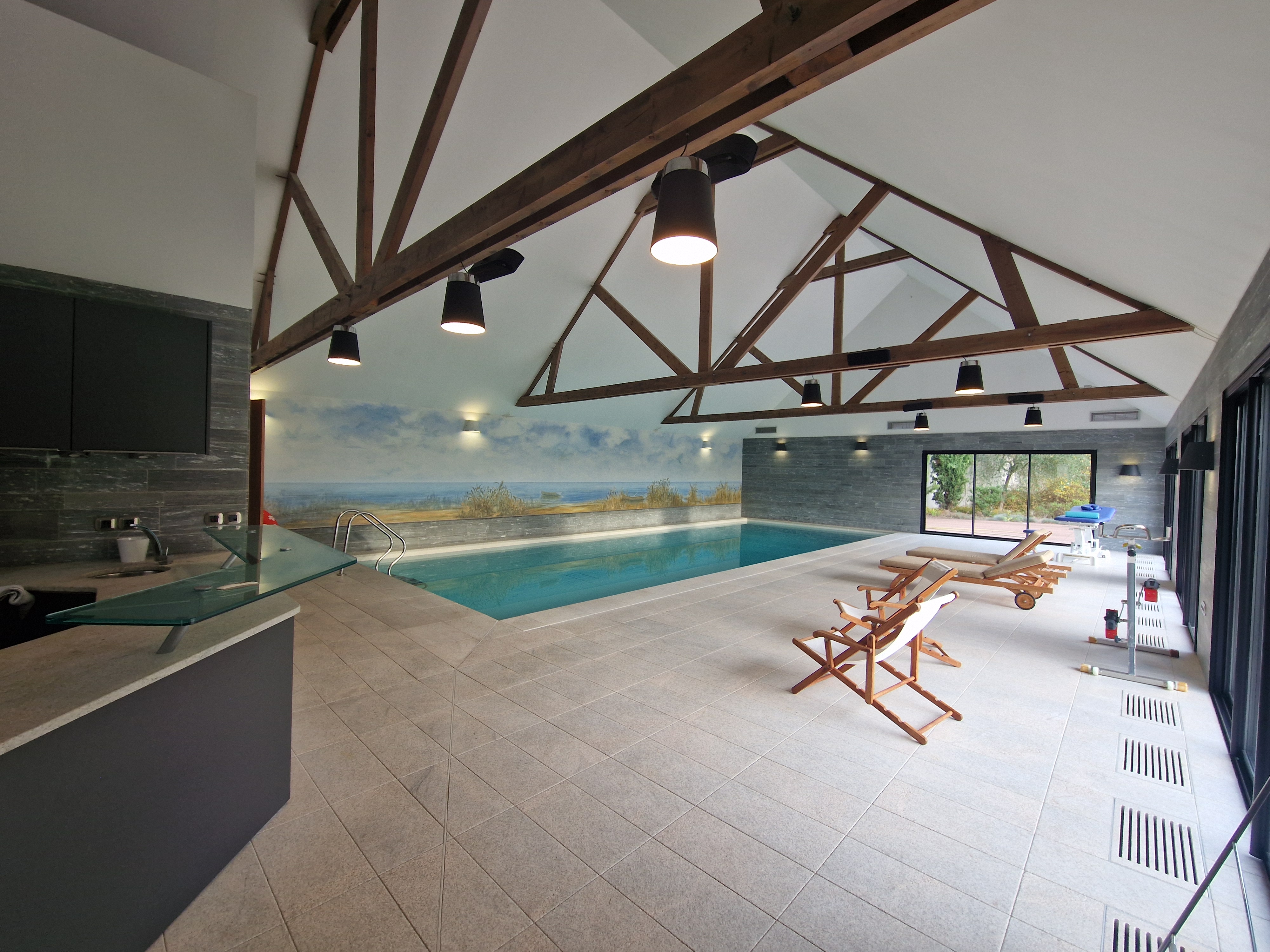 Piscine chauffée pour la récupération des coureurs